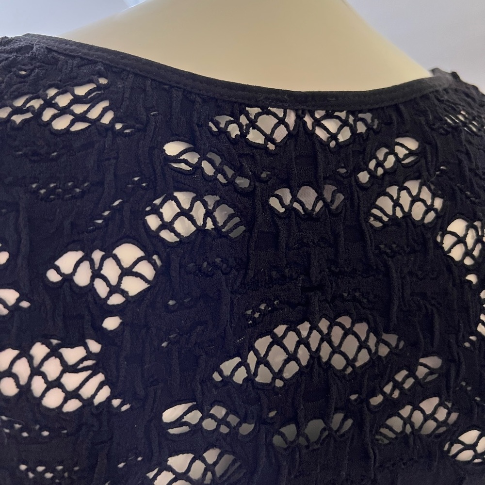 NoPhat Women’s Black Lace Stretch Top Size Small - Picture 4 of 5